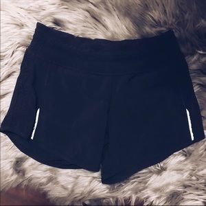 black lululemon shorts